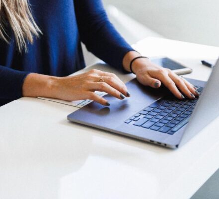 Outils de reformulation de textes basés sur l'IA les plus efficaces