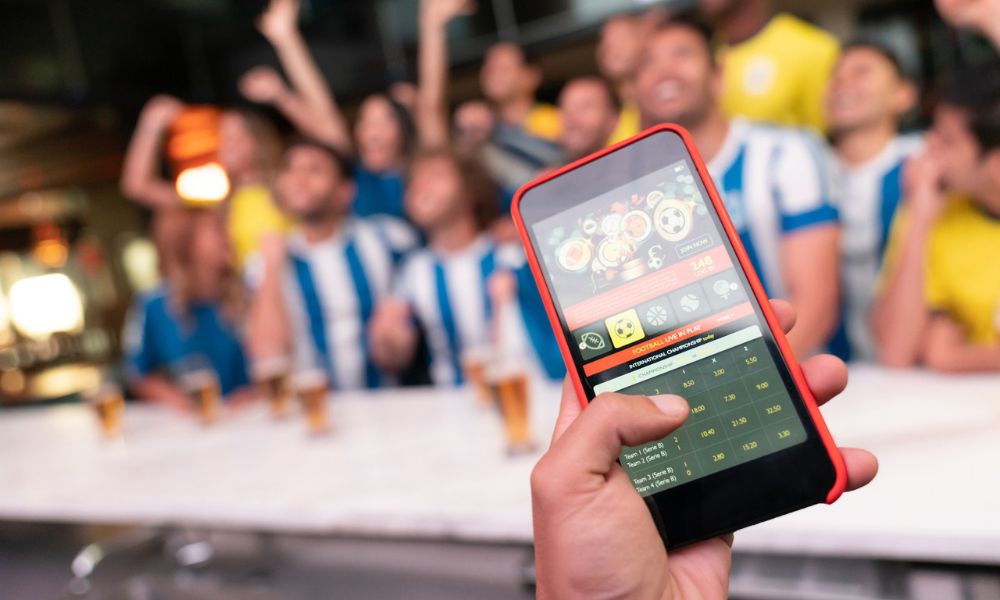 Ride the Hot Hand: Impact of Hitter Streaks on MLB Betting & Bets